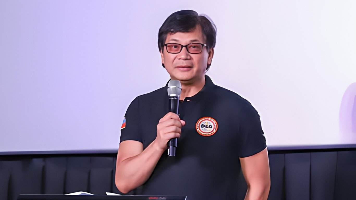 Abalos joins Marcos Cabinet