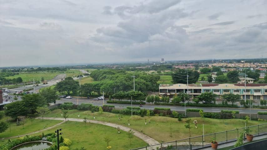 Villar City showcases its vast 3,500-hectare landscape shaped into a thriving community where future neighborhoods, lifestyle hubs and green spaces come together.
