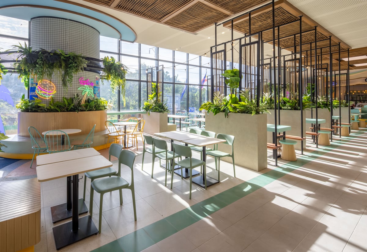 The high ceilings and bright spaces in the new SM La Union reduce energy consumption during the mall’s daytime operations, allowing mallgoers to bask in the sun while completing shopping errands.
