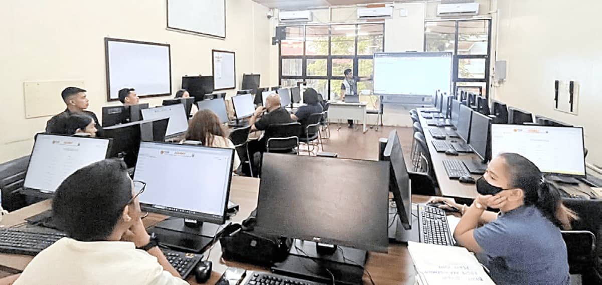 Barangay officials from Iloilo City undergo digital training to familiarize themselves with the SWM IS, equipping them with tools to track, report, and improve waste management practices in their communities.