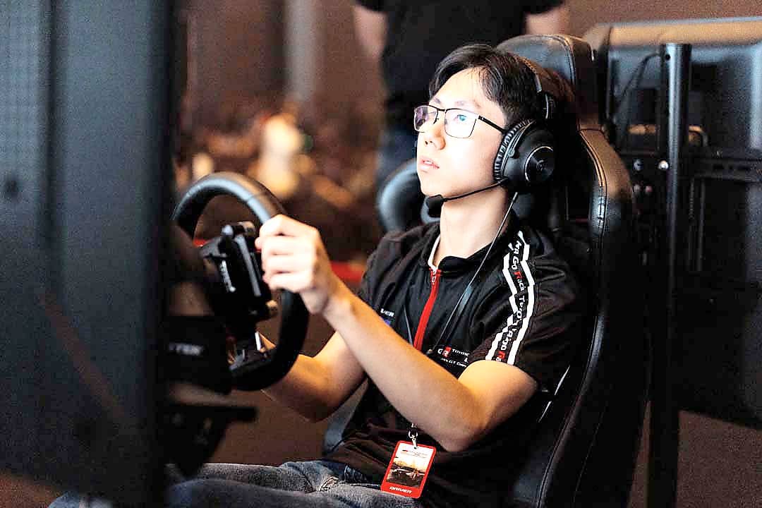 DETERMINED Matthew Ang concentrates during the finals as part of the Philippine team effort.