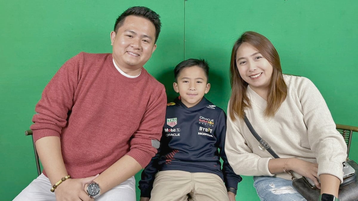 GIAN and Chinkee Florentino are rallying behind their son, Torch Philippe, from the moment he starts his engine up to the time he crosses the finish line.