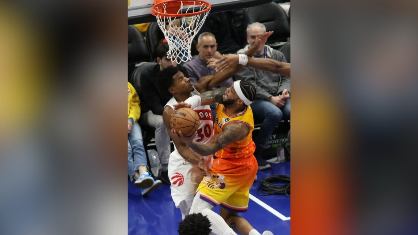 Hornets halt Raptors’ win streak