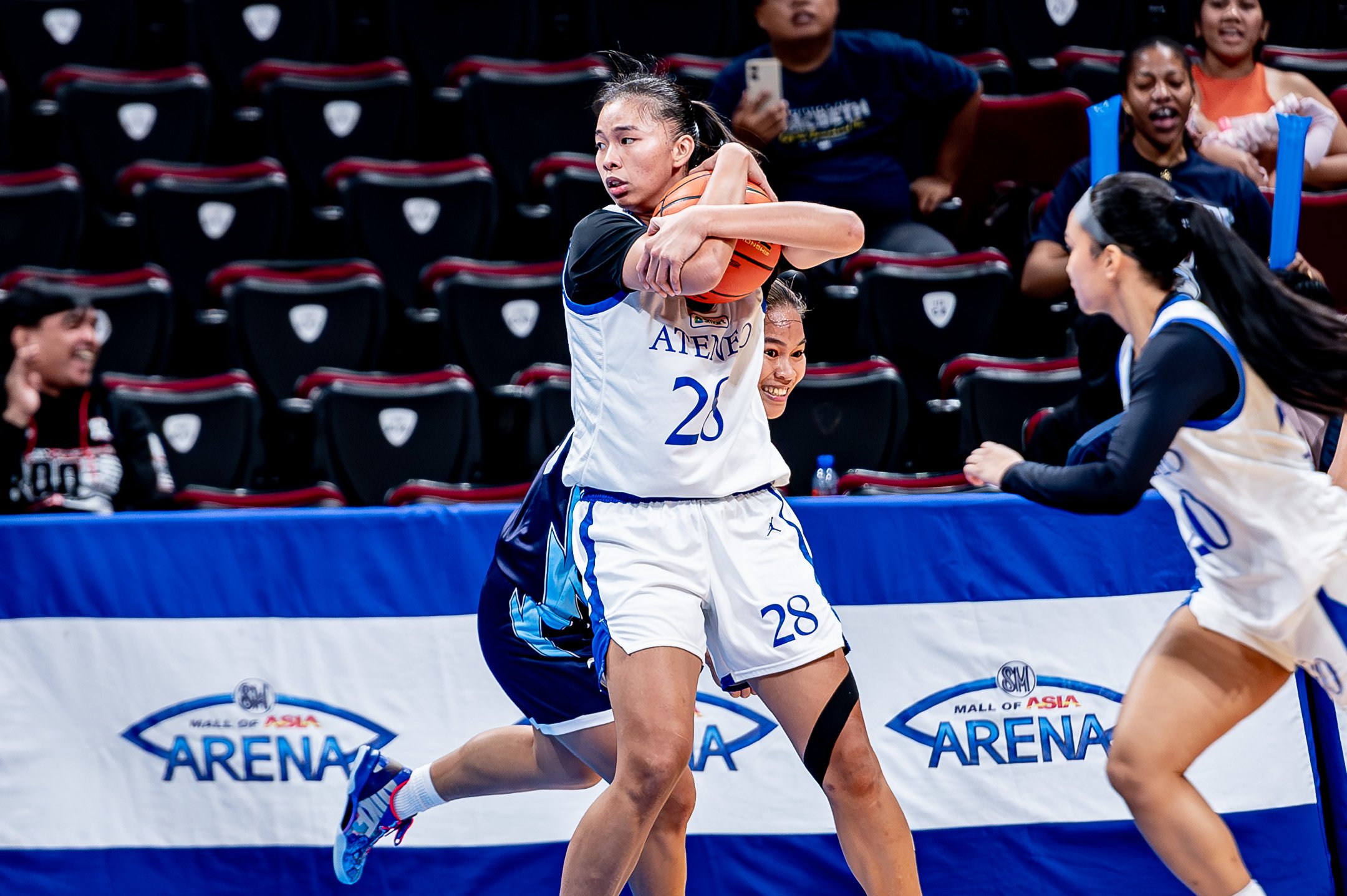 Ateneo rips Adamson, inches closer to finals