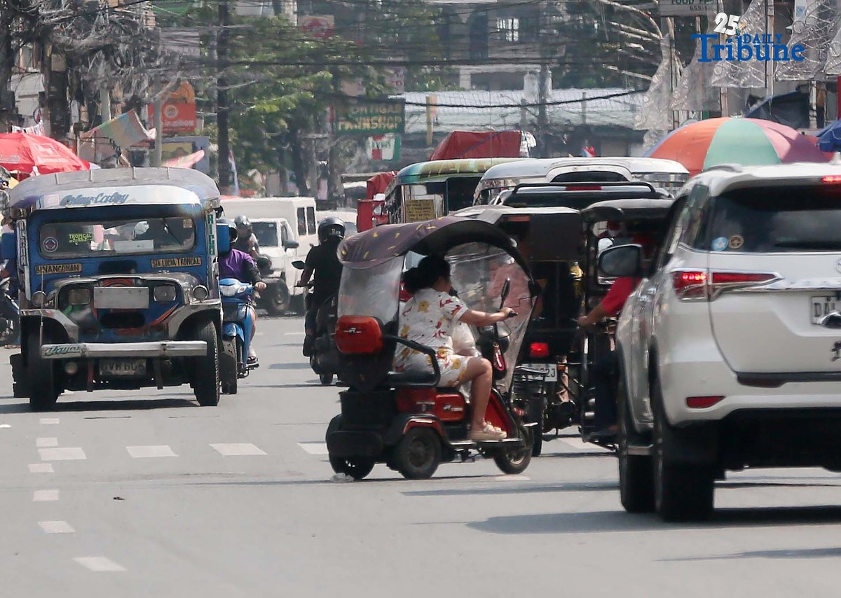 (December 01 2025) E-trike was seen traversing at the main road of Bonifacio Avenue in Cainta Rizal on Monday December 1 2025. The Land Transportation Office (LTO) has postponed the enforcement of its plan to impound light electric vehicles (LEVs) operating on national highways, moving the start date from Dec. 1, 2025 to Jan. 2, 2026. Photo/Analy Labor