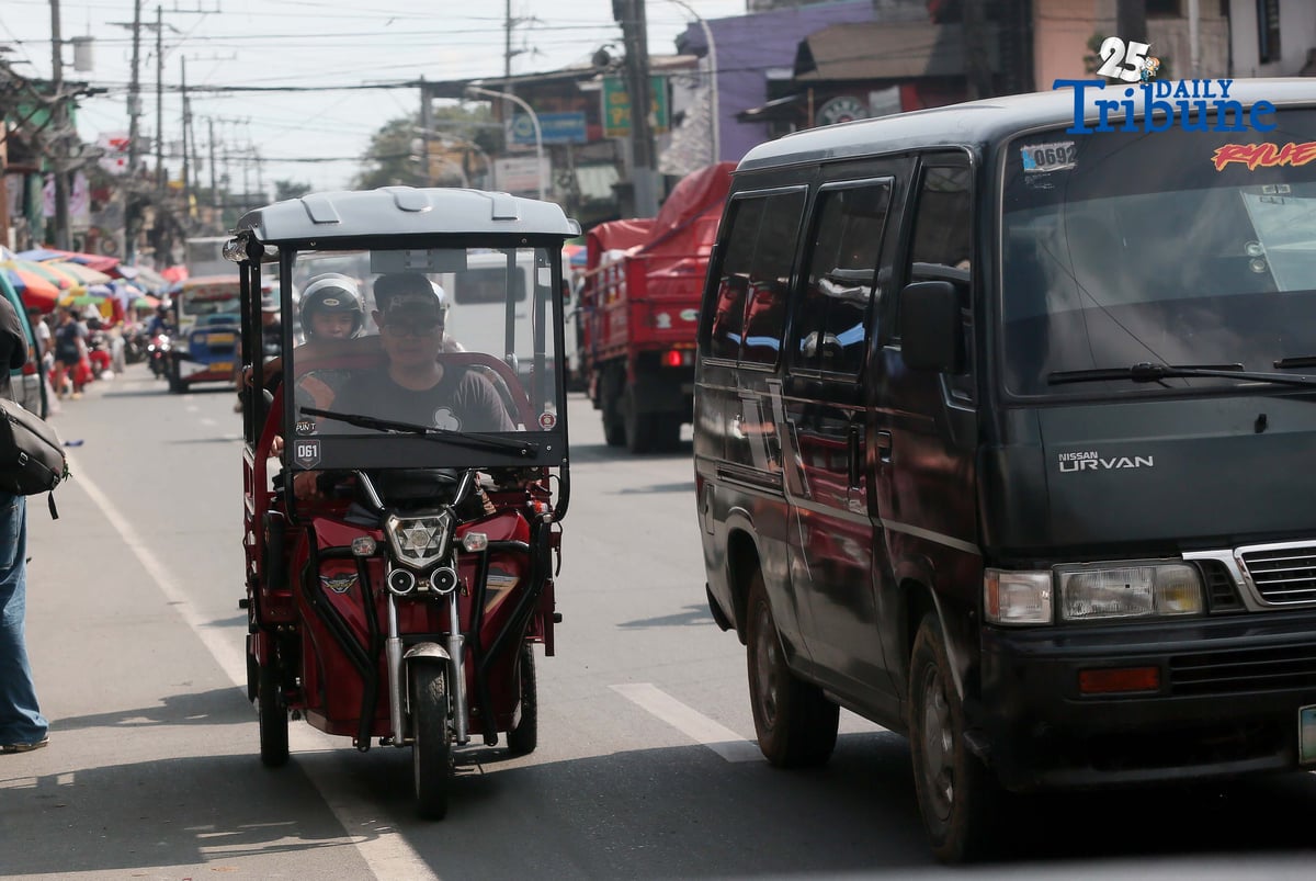 (December 01 2025) E-trike was seen traversing at the main road of Bonifacio Avenue in Cainta Rizal on Monday December 1 2025. The Land Transportation Office (LTO) has postponed the enforcement of its plan to impound light electric vehicles (LEVs) operating on national highways, moving the start date from Dec. 1, 2025 to Jan. 2, 2026. Photo/Analy Labor