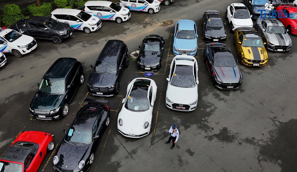 (December 01 2025) The Land Transportation Office Chief Assistant Secretary Marcus Lacanilao present to the media the more than 20  luxury cars impounded at LTO office in Quezon City on Monday December 1 2025, following the agency's operation in National Capital Region over the weekend.  LTO Chief Marcus Lacanilao highlighted that the majority of the violations involved unregistered cars and drivers lacking valid licenses. Photo/Analy Labor