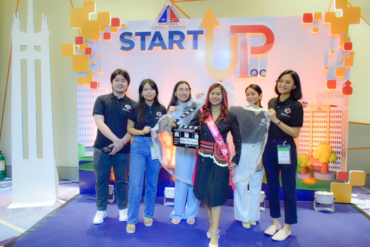 KAREN with EdukSine team at the StartUp QC event.
