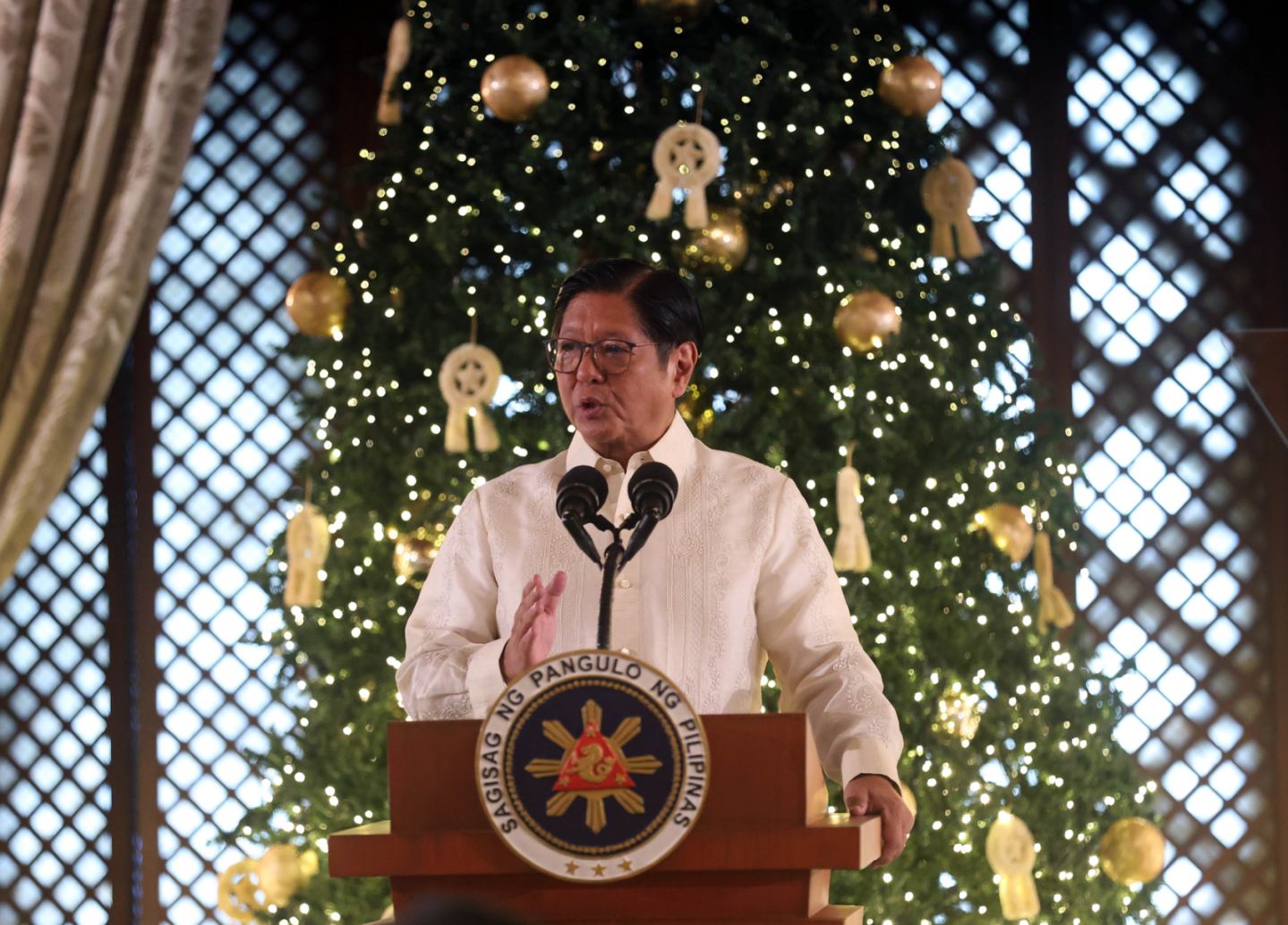 Marcos honors top barangay programs at 2025 Galing Pook Awards