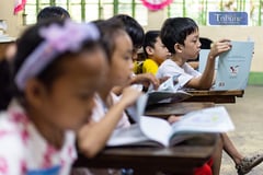 Aquino urges quick release of P65-B for classroom construction