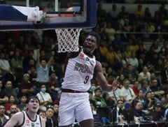 Marvelous Maroons: UP makes finals return; La Salle stays alive