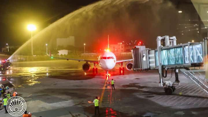 The inaugural Ho Chi Minh-Manila flight was greeted with a water cannon salute upon its arrival at the Ninoy Aquino International Airport Terminal 1 on Sunday, 23 November.