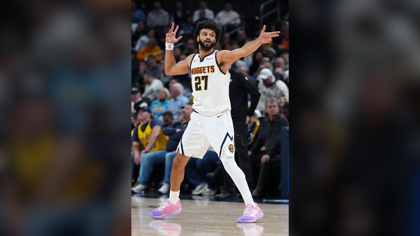 Murray fires 52 as Nuggets dump Pacers