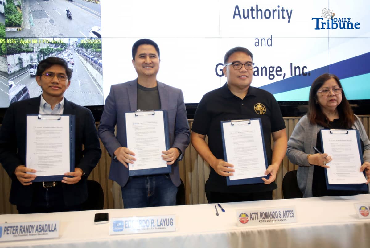 (December 05 2025) Metropolitan Manila Development Authority MMDA Chairman Atty. Romando Artes signed the Memorandum of Agreement MOA with Head Gcash for Business Edgardo Layug, Gcash Vice Pres. Finance Operations Petrer Randy Abadilla and MMDA Assistance General Manager for finance and Administration Maria Carolina Salgado, as a partnership on the payment of fines via e wallet GCash on a traffic violation held at MMDA office in Pasig City on Friday December 5 2025. Photo/Analy Labor