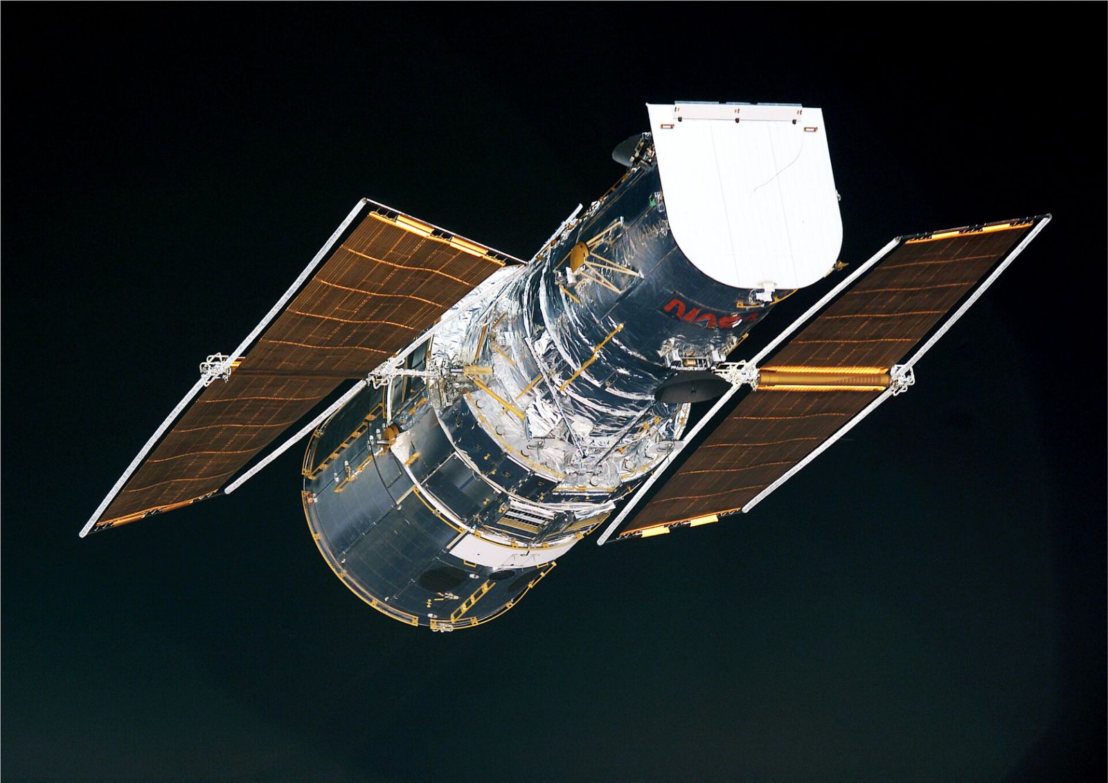 Satellite surge threatens space telescopes’ images