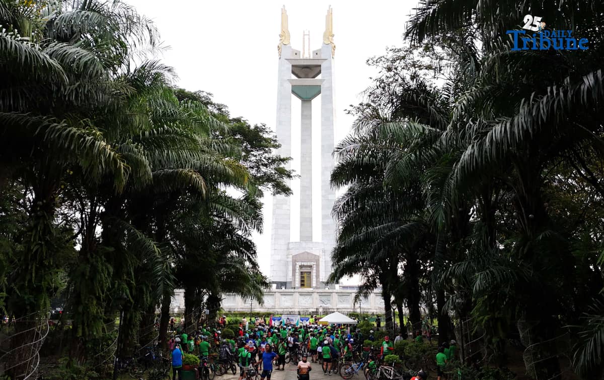 (December 06 2025) Hundreds of Cyclists gathered at the Quezon City Memorial Circle on Saturday December 6 2025, to participate the “Pedal for the Planet 2025”, an advocacy ride organized by Earth Island Institute Asia Pacific to mark human rights day and amplify calls for climate action, environmental protection and safer urban mobility. Photo/Analy Labor