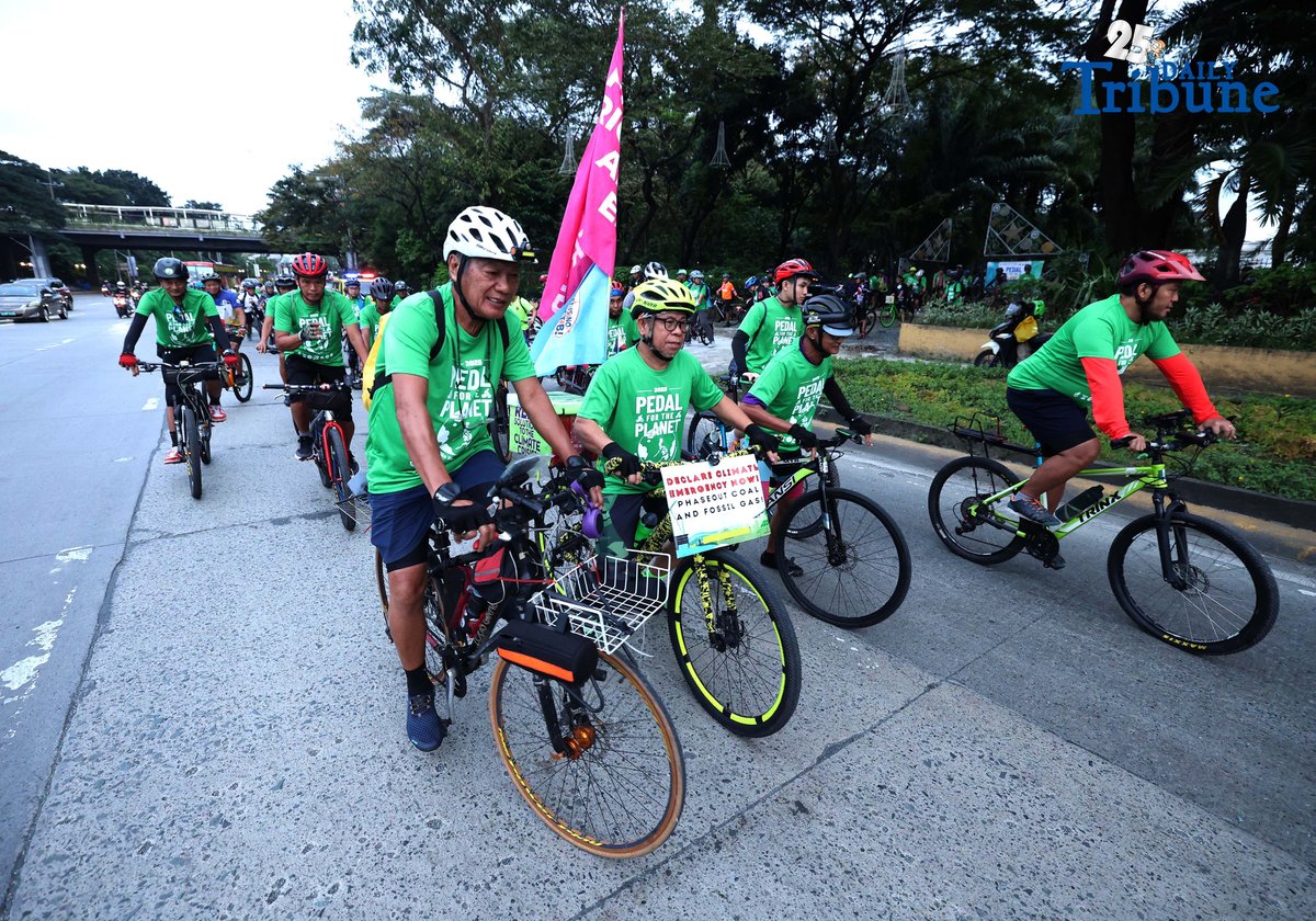 (December 06 2025) Hundreds of Cyclists gathered at the Quezon City Memorial Circle on Saturday December 6 2025, to participate the “Pedal for the Planet 2025”, an advocacy ride organized by Earth Island Institute Asia Pacific to mark human rights day and amplify calls for climate action, environmental protection and safer urban mobility. Photo/Analy Labor