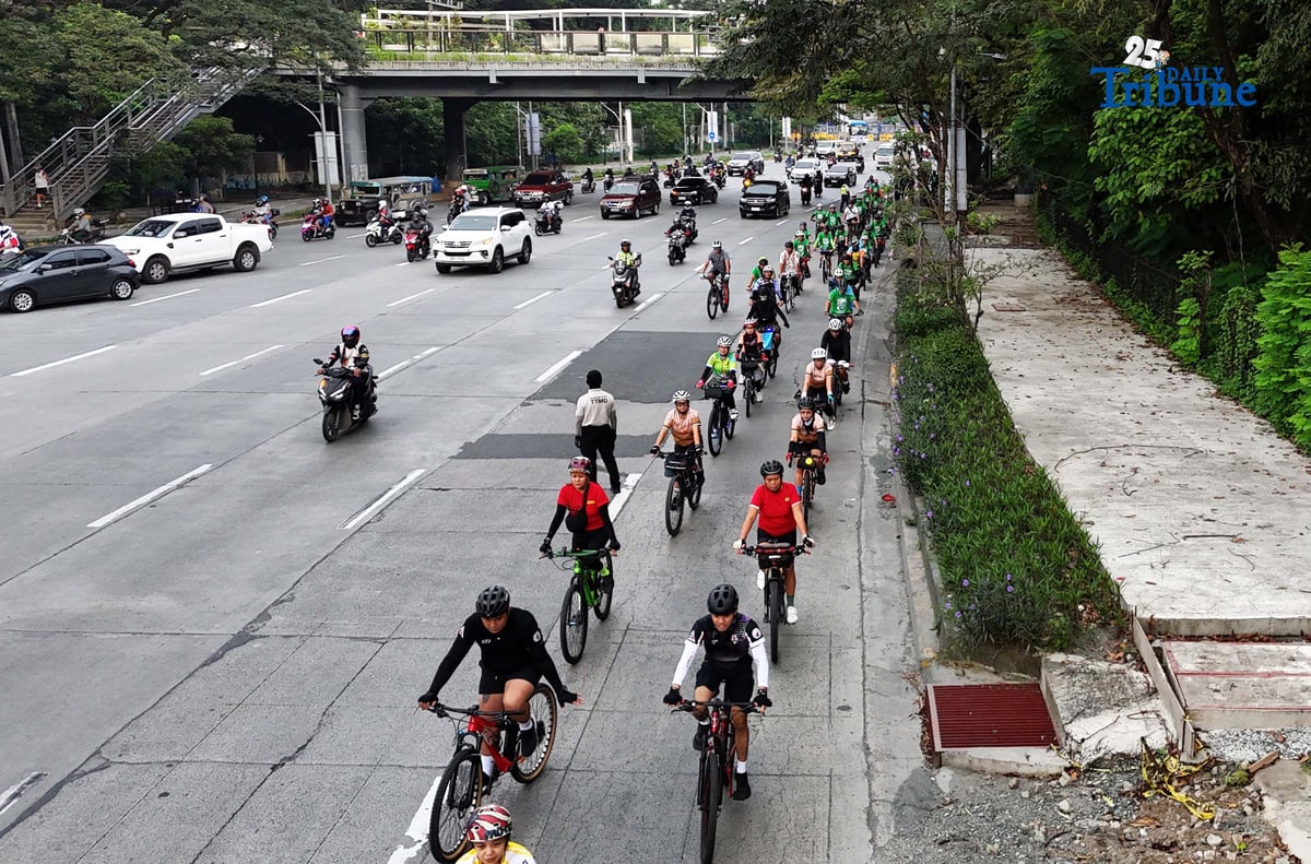 (December 06 2025) Hundreds of Cyclists gathered at the Quezon City Memorial Circle on Saturday December 6 2025, to participate the “Pedal for the Planet 2025”, an advocacy ride organized by Earth Island Institute Asia Pacific to mark human rights day and amplify calls for climate action, environmental protection and safer urban mobility. Photo/Analy Labor