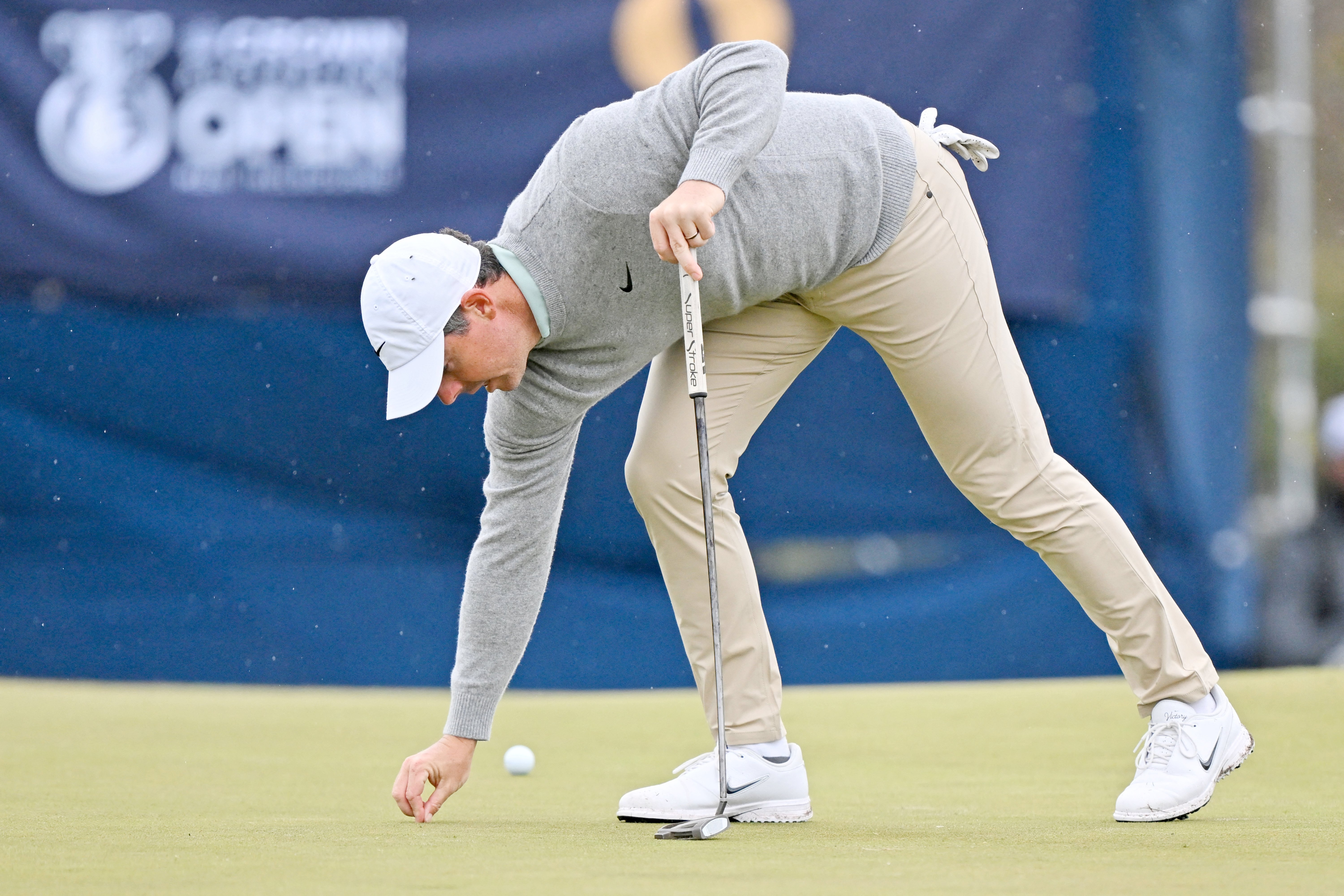 Going bananas: McIlroy suffers ‘double whammy’ at Aussie Open