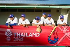 Filipino batters bury Singapore