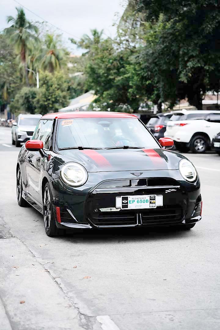 MANY guests line up for their turn behind the wheel at the MINI Day test drive route.