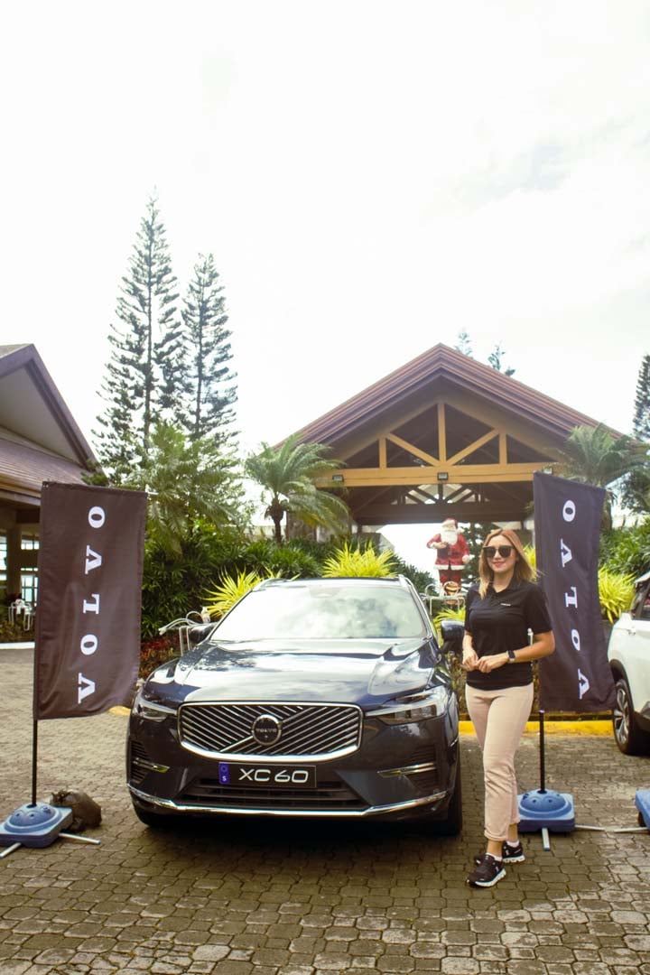 BRINGING the Volvo XC60 to the venue, HARI staff welcome guests at the 3rd Battig Golf Cup.