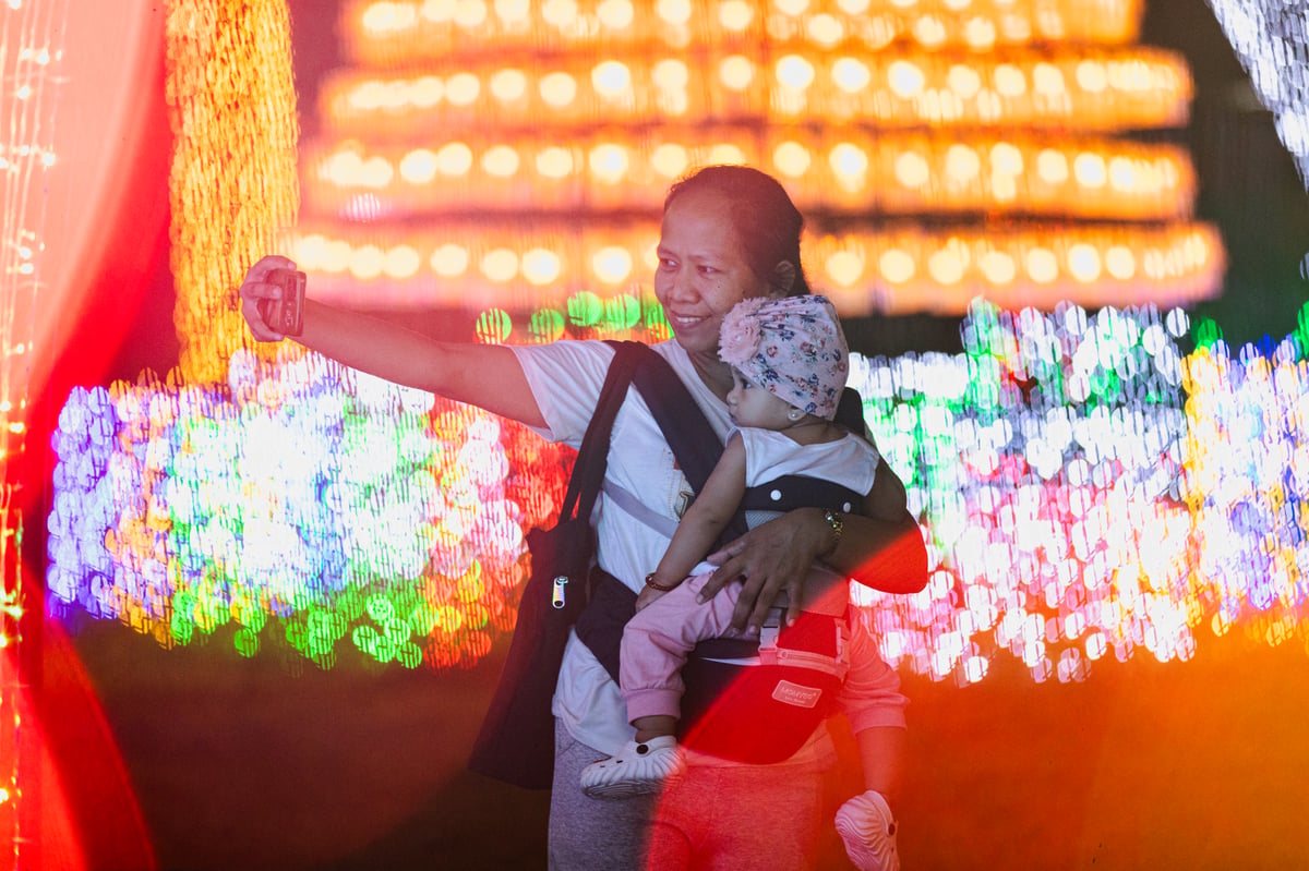 Manila decks the halls: Christmas is in the air