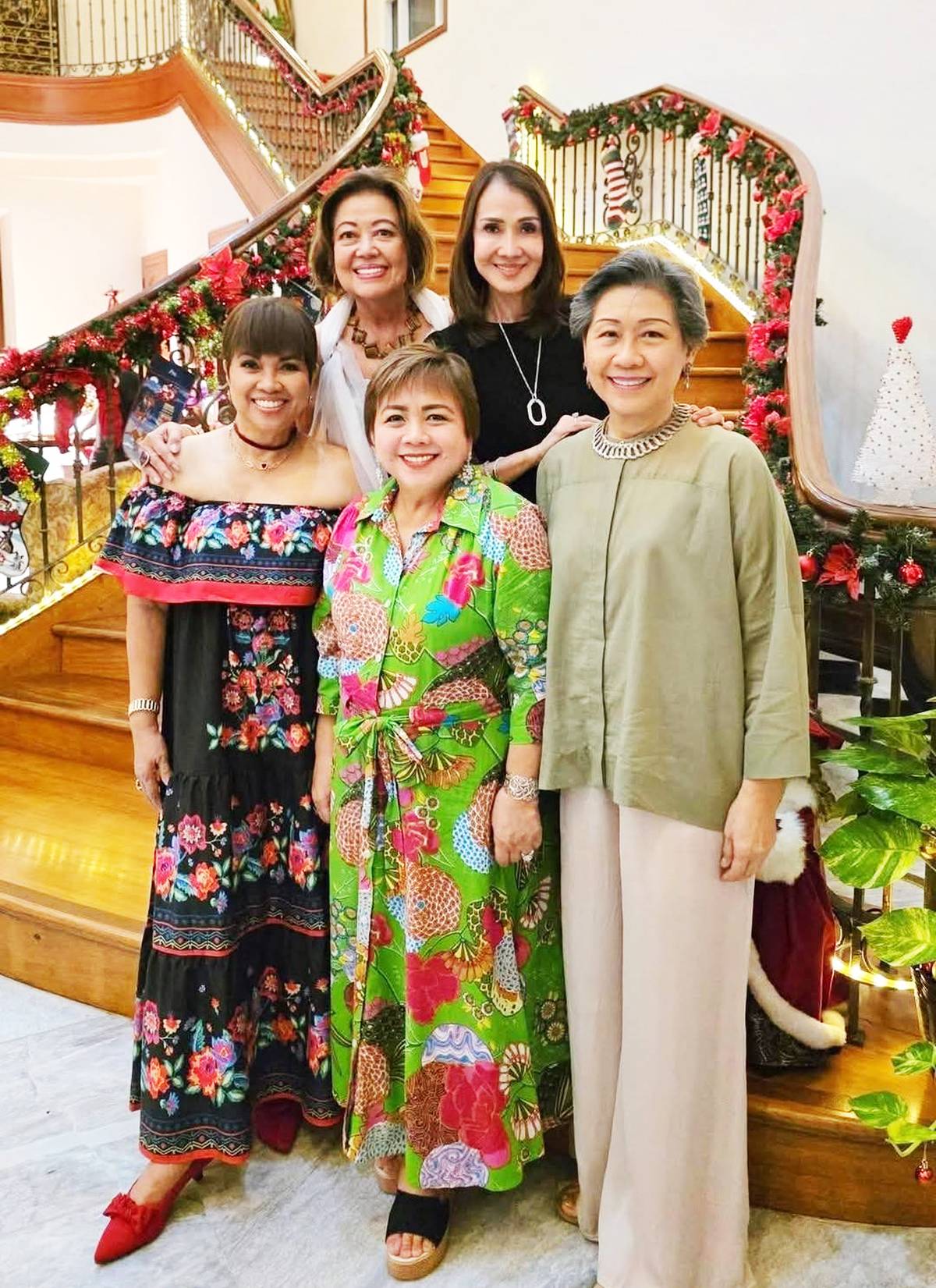 (Front) Pinky Chang, Marian Miranda and Diana Ledesma. (Back) Irma Atillo and Tata Li.