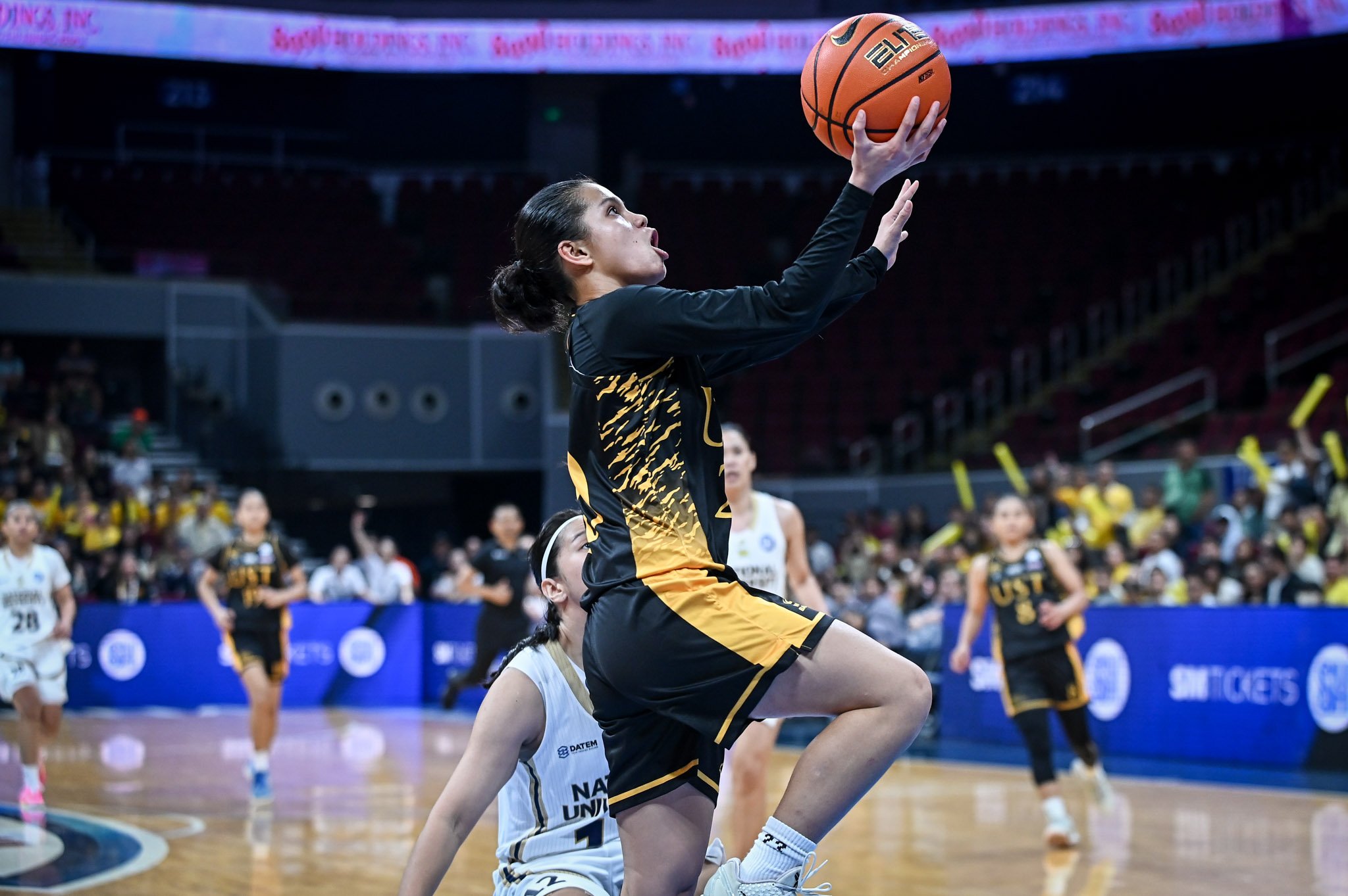 Growling Tigresses roar, force sudden death
