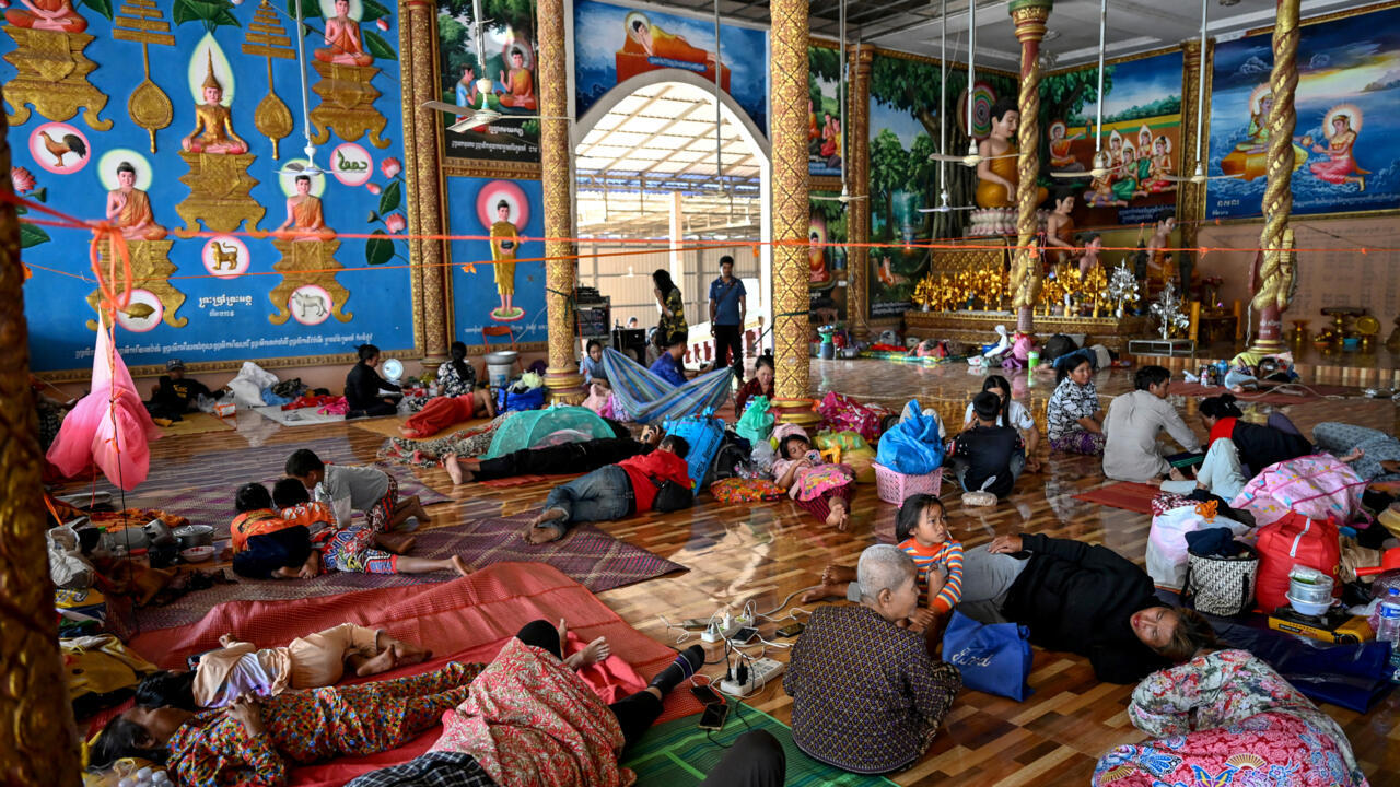 Cambodia-Thailand border clashes send half a million into shelters