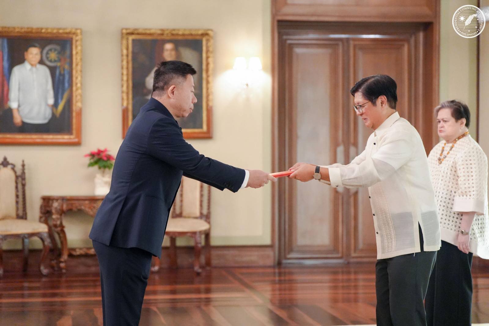 Marcos welcomes new ambassador from Chile, China