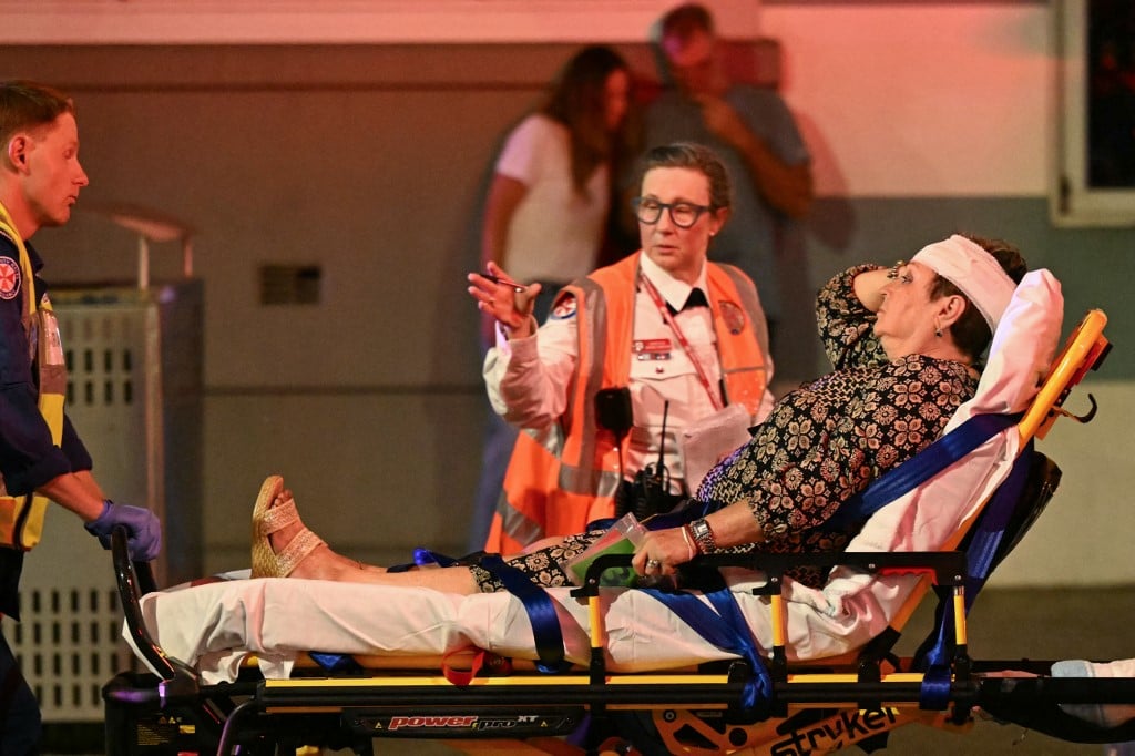 Nine dead after shooting at Australia's Bondi beach: police