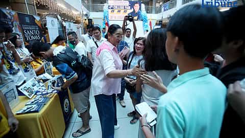 MENCHIE Abalos