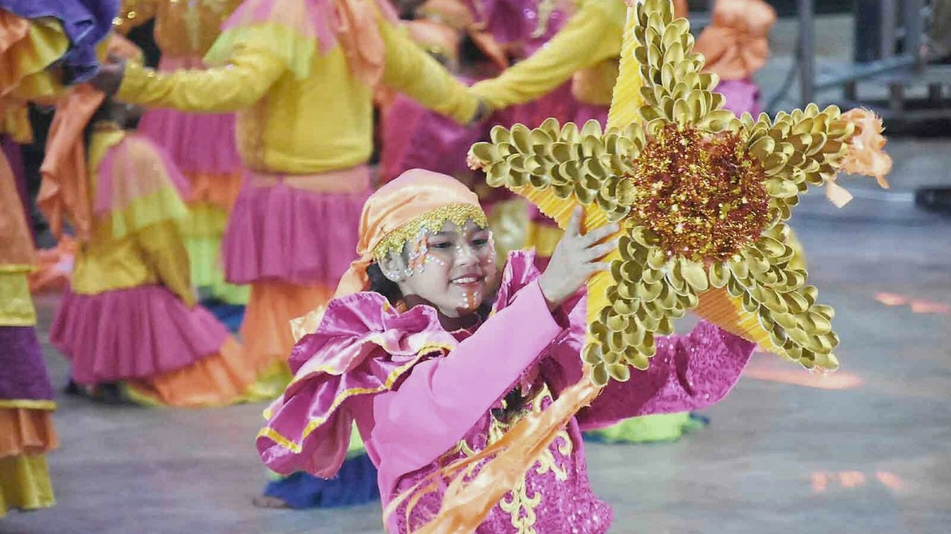 Villar Foundation celebrates parol makers, dancers, coops