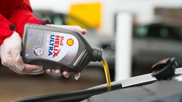 GLOBAL leadership shows Shell’s continued focus on engine oils that meet evolving standards and everyday driving demands.