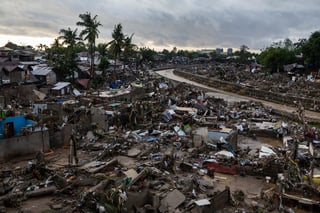 20,788 Cebu families receive emergency cash aid after Tino