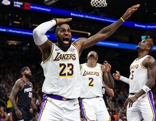 No boys allowed: Lakers sink Suns; Blazers survive Curry outburst