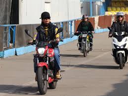 Iran’’s women bikers take the road 