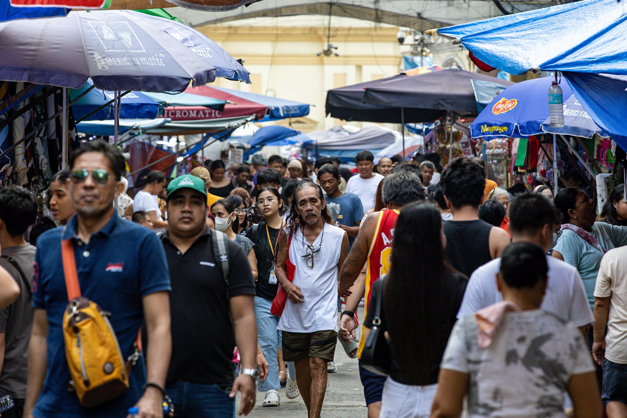 Holiday rush in Quiapo