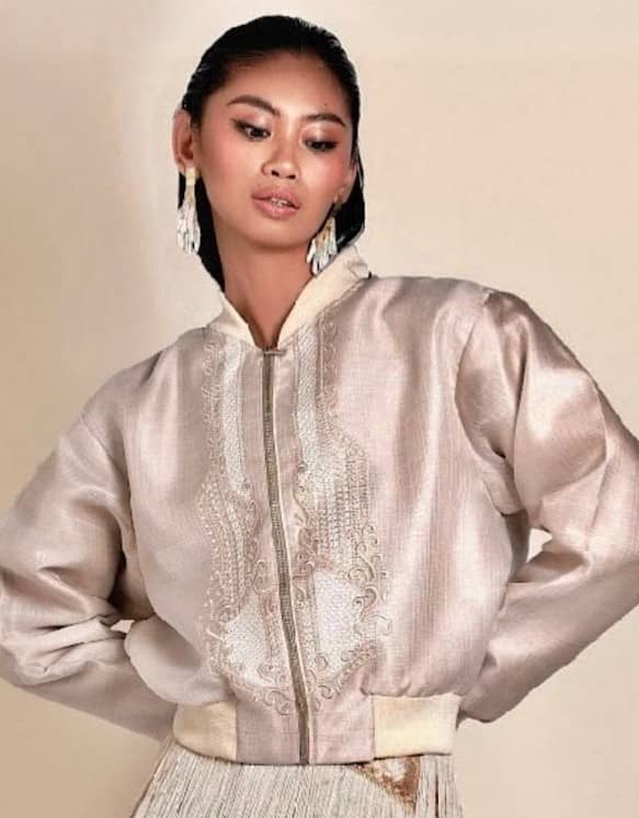 JOR-EL Espina’s custom piña from Aklan reimagined as a Bomberong, finished with delicately intricate embroidery by the artisans of Laguna bridges tradition and modern form.