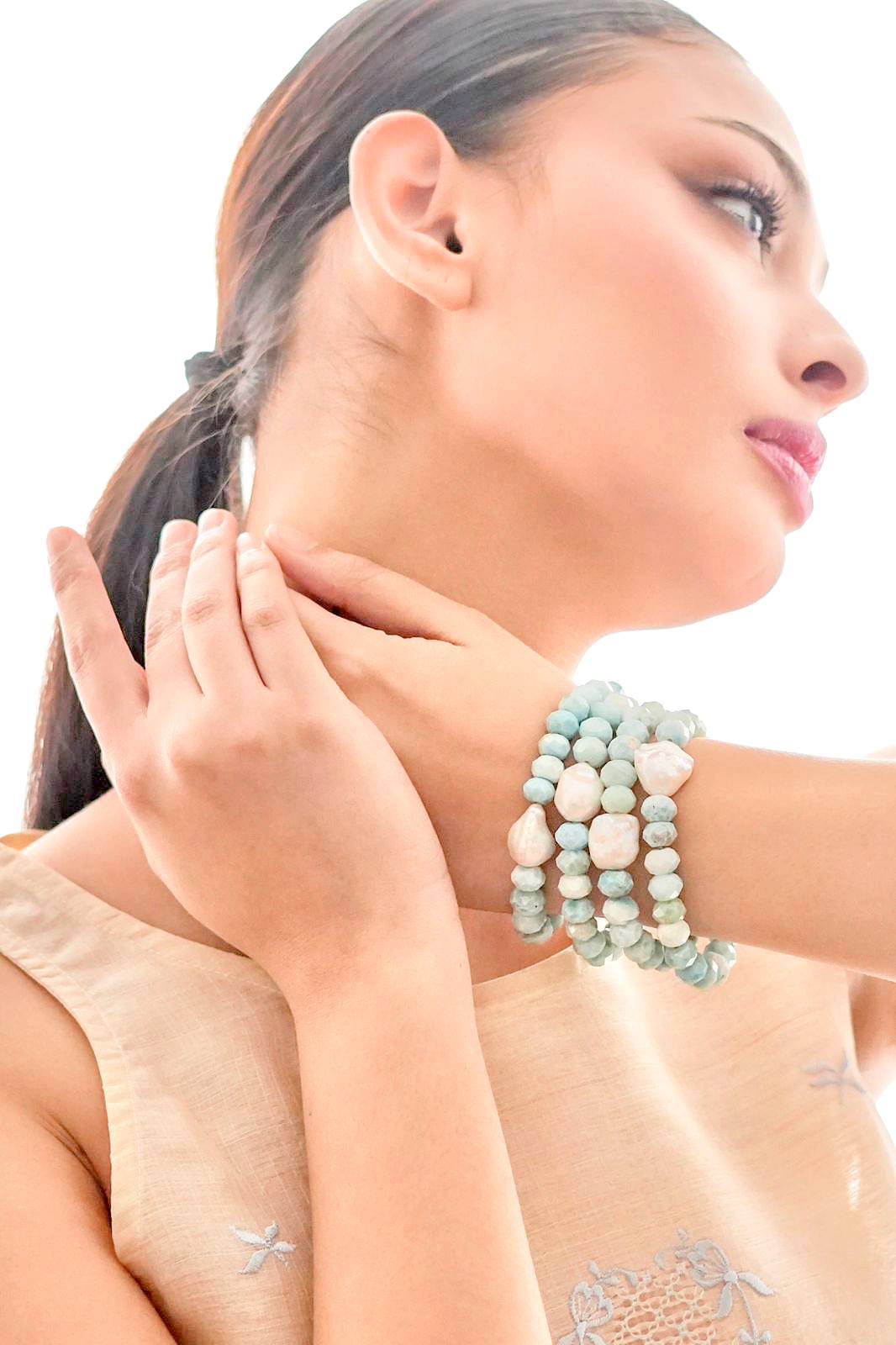 ARAO is a HK fine jewelry pearl brand owned by a Filipino. The latest collection is inspired from the earth and Philippine seas using a variety of natural crystals sourced from Brazil and pearls from Palawan handmade into bracelets and necklaces. All designs are by Filipinos.