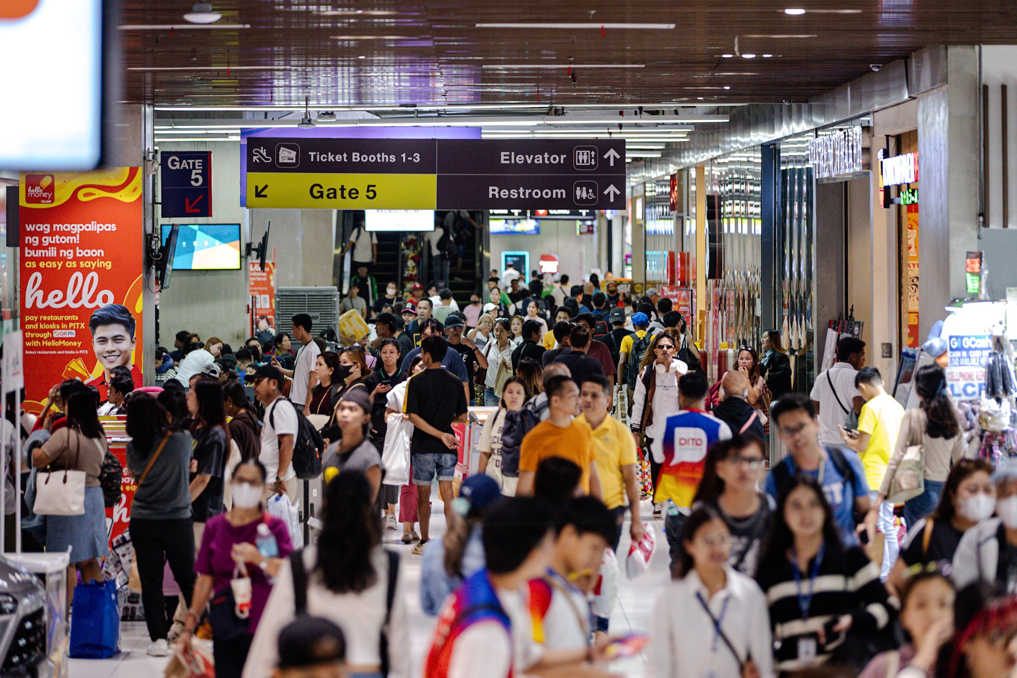 'Main characters' travel to respective provinces for Christmas