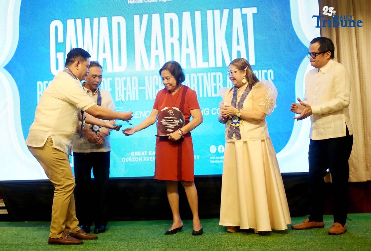 BFAR National Director Elizer Salilig, together with BFAR-NCR Regional Director Noemi Lanzuela and other officials, presents the award for visionary leadership to Villar Foundation Managing Director and former senator Cynthia Villar during the Gawad Kabalikat Recognition of BFAR-NCR partner agencies, themed “Honoring Excellence, Celebrating Collaboration,” in Quezon City on Wednesday, December 17, 2025. Villar underscored the importance of protecting the environment and fisheries through public-private collaboration to restore vital ecosystems and advance environmental legislation.