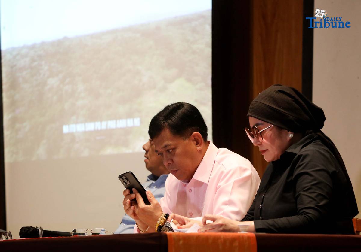 Atty. Raymund Palad, the legal counsel of Ramil Madriaga, and Pyra Lucas from the United Filipino Against Crime and Corruption showed the video to the media regarding the alleged large-scale land grabbing in Bataan linked to former Presidential Spokesperson Harry Roque during a briefing in Quezon City on Thursday, 18 December 2025.