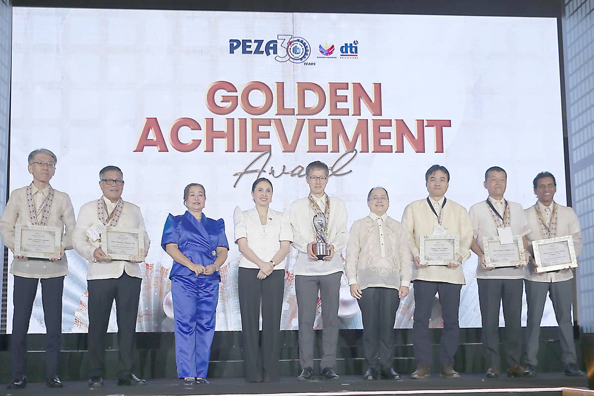 PEZA honored Golden Achievement Awardees for the past 30 years which now include CANON BUSINESS MACHINES (PHILIPPINES), INC.