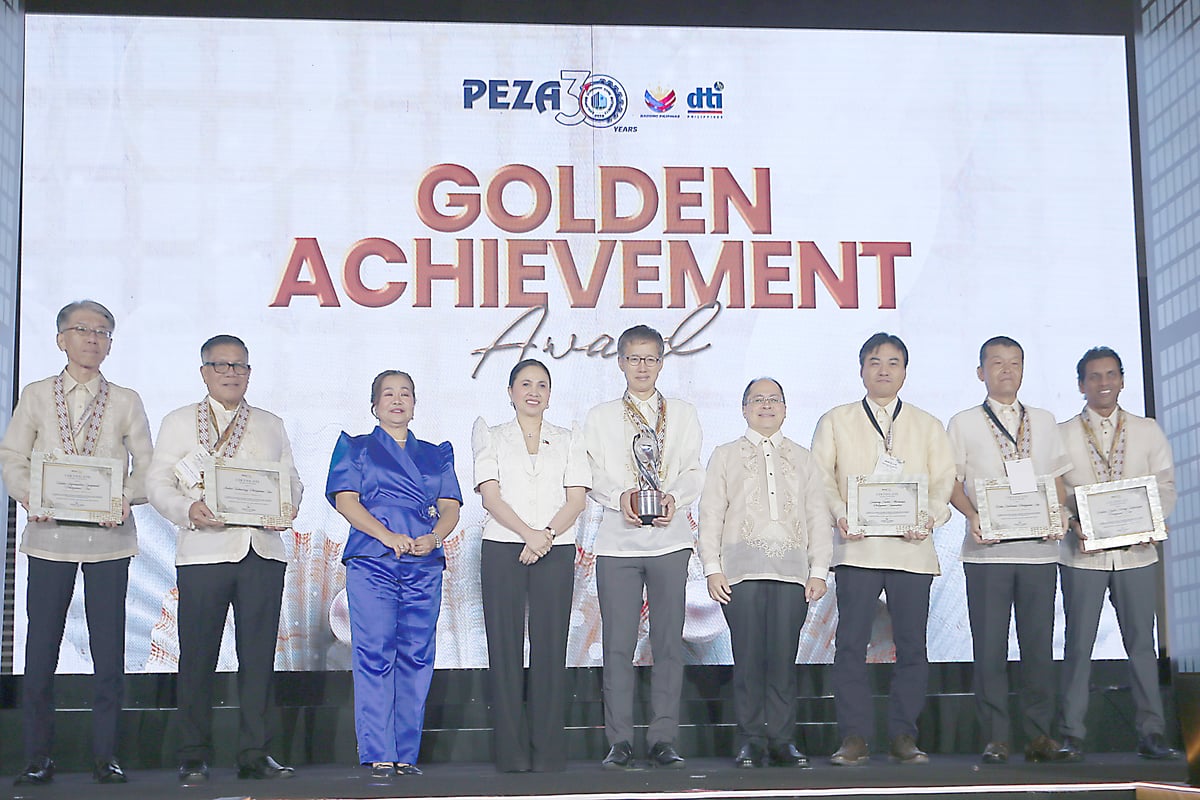PEZA honored Golden Achievement Awardees for the past 30 years which now include CANON BUSINESS MACHINES (PHILIPPINES), INC.