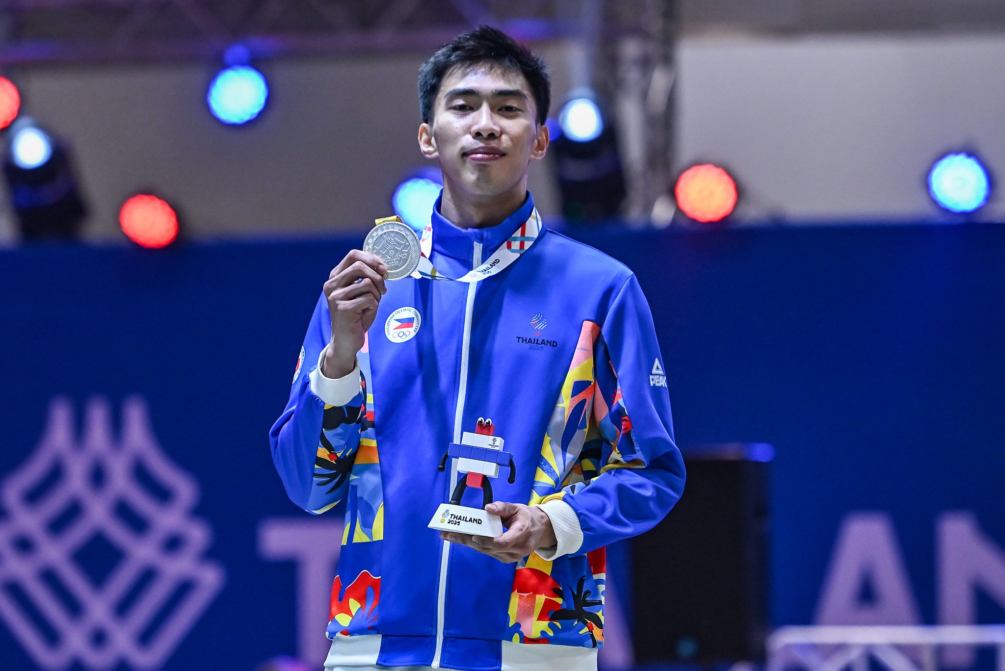 Jose settles for fencing silver