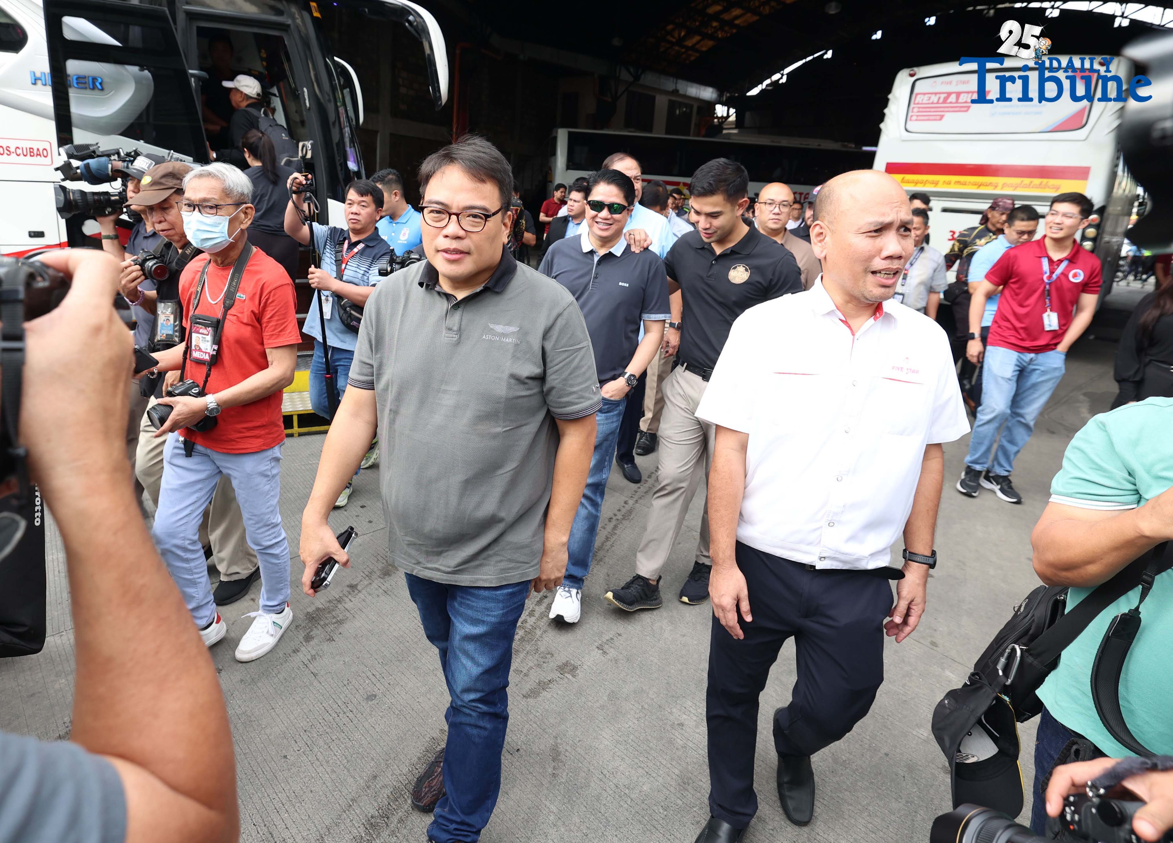 MMDA keeps 2,500 traffic enforcers amid post-holiday return
