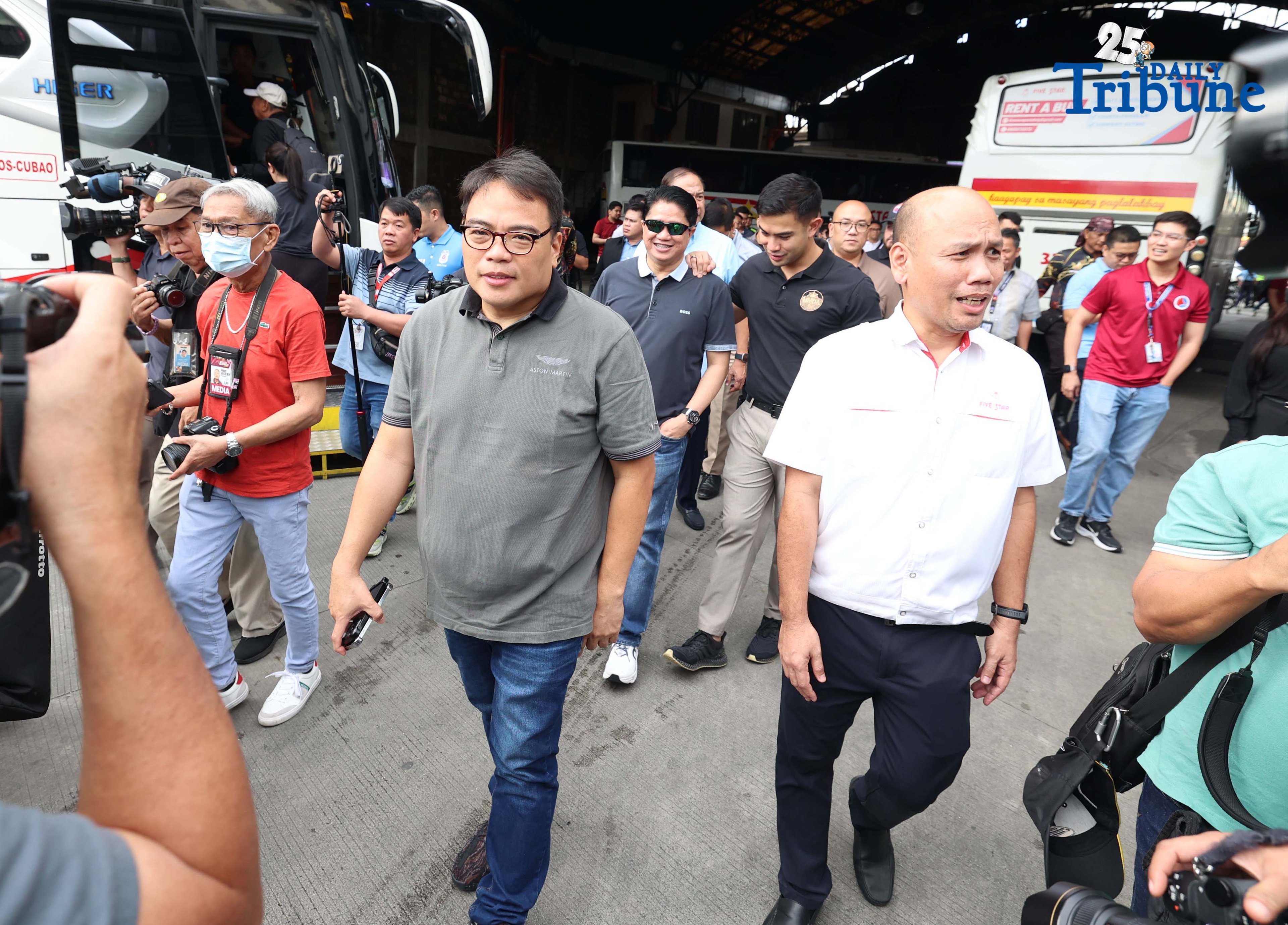 MMDA keeps 2,500 traffic enforcers amid post-holiday return