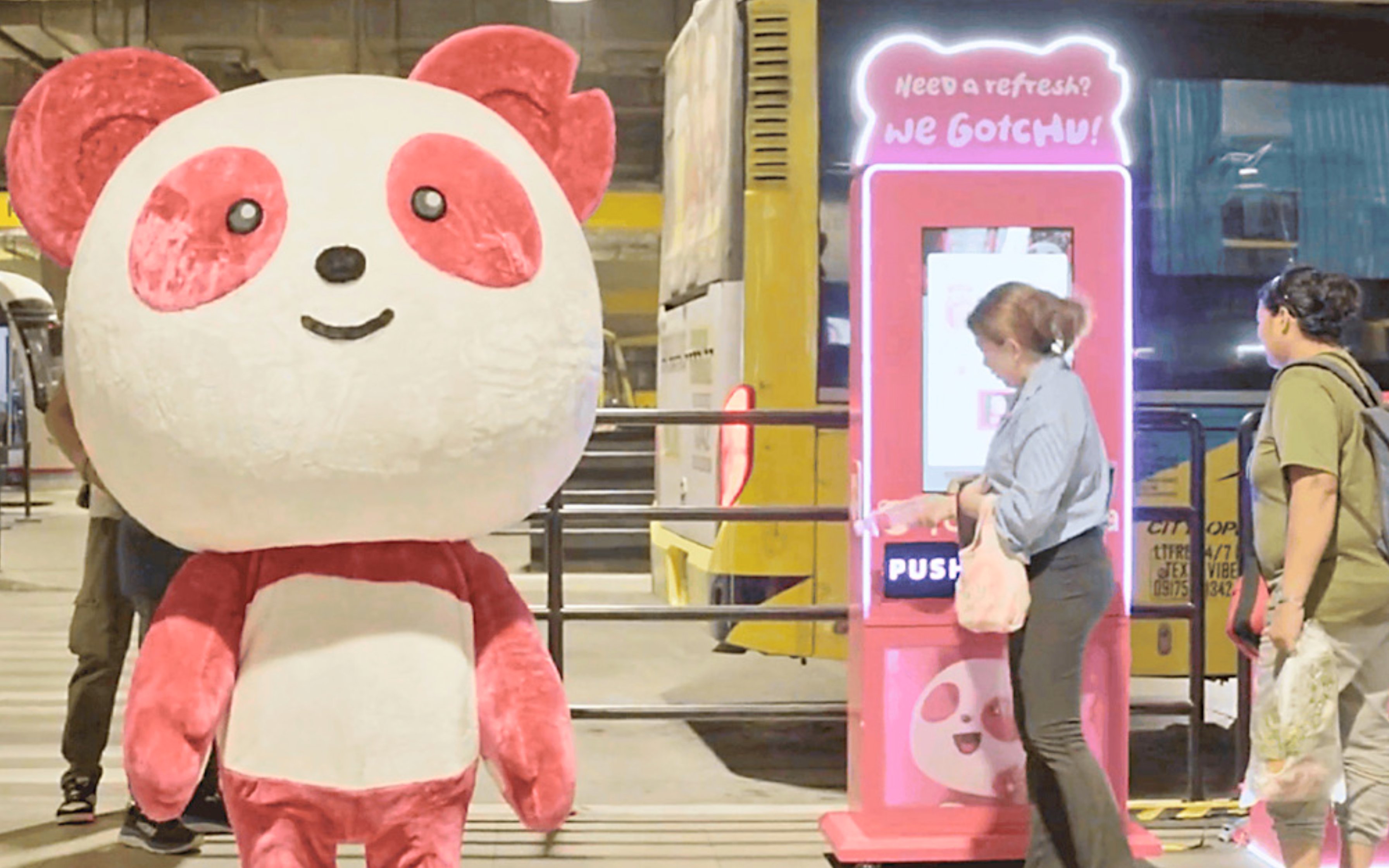 foodpanda paints the city pink for Christmas